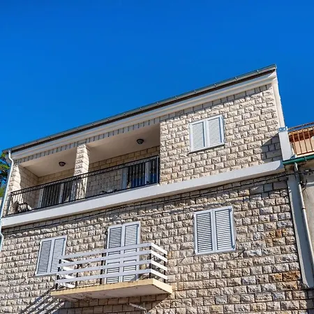 A3 - Beautiful Seafront Apt W Magnificent View 노비그래드달마샤