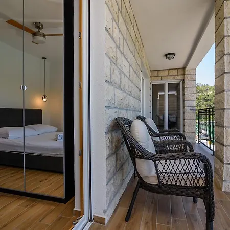 아파트 A3 - Beautiful Seafront Apt W Magnificent View 노비그래드달마샤