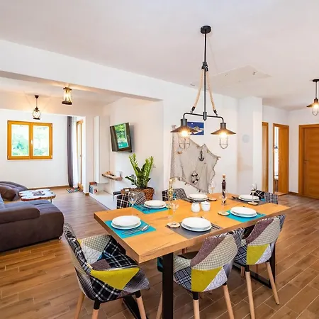 A3 - Beautiful Seafront Apt W Magnificent View Apartament *