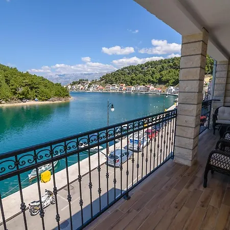 A3 - Beautiful Seafront Apt W Magnificent View Apartament *