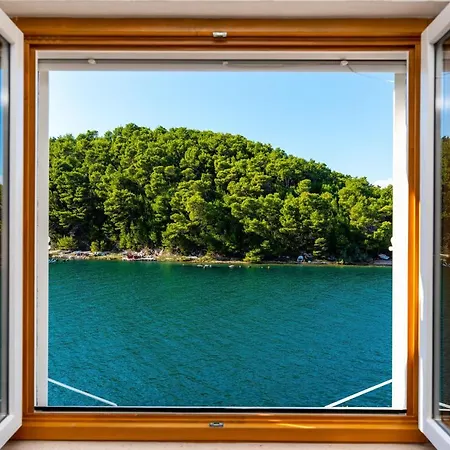 A3 - Beautiful Seafront Apt W Magnificent View